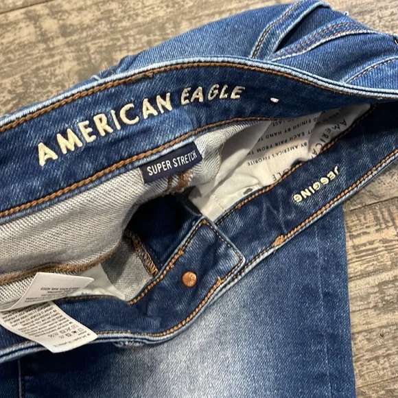 💙NWOT Am Eagle Super stretch Butter Soft lightly distressed Jegging Jeans 💙 - Picture 8 of 9